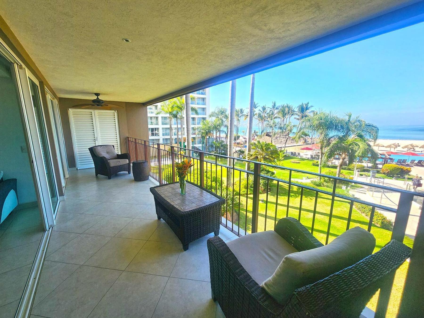 Amazing Views, Beachfront Grand Venetian Puerto Vallarta Exterior photo